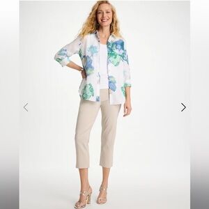 NWT Chico’s Brigitte™ So Slimming Pull-On Crop Pant Size 0.5 (6/S)